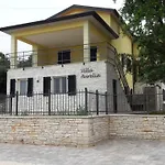 Villa Aurelia Haus1 In Porec Mit Garten