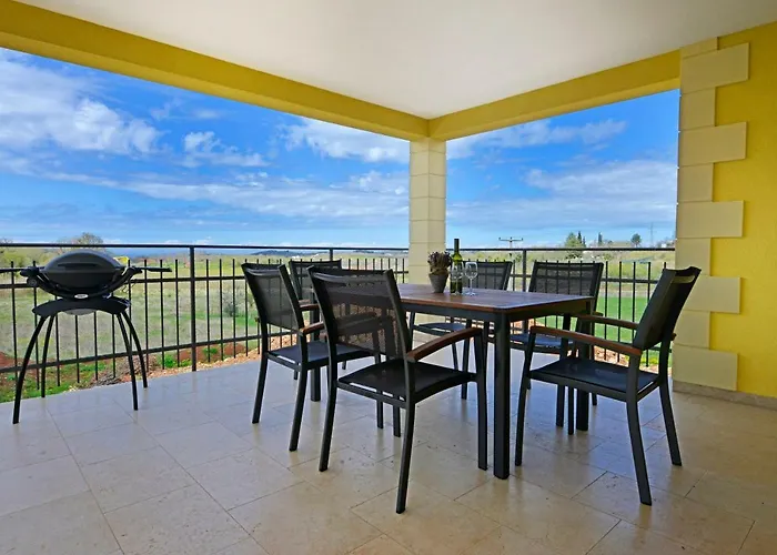 Villa Aurelia Haus1 In Porec Mit Garten