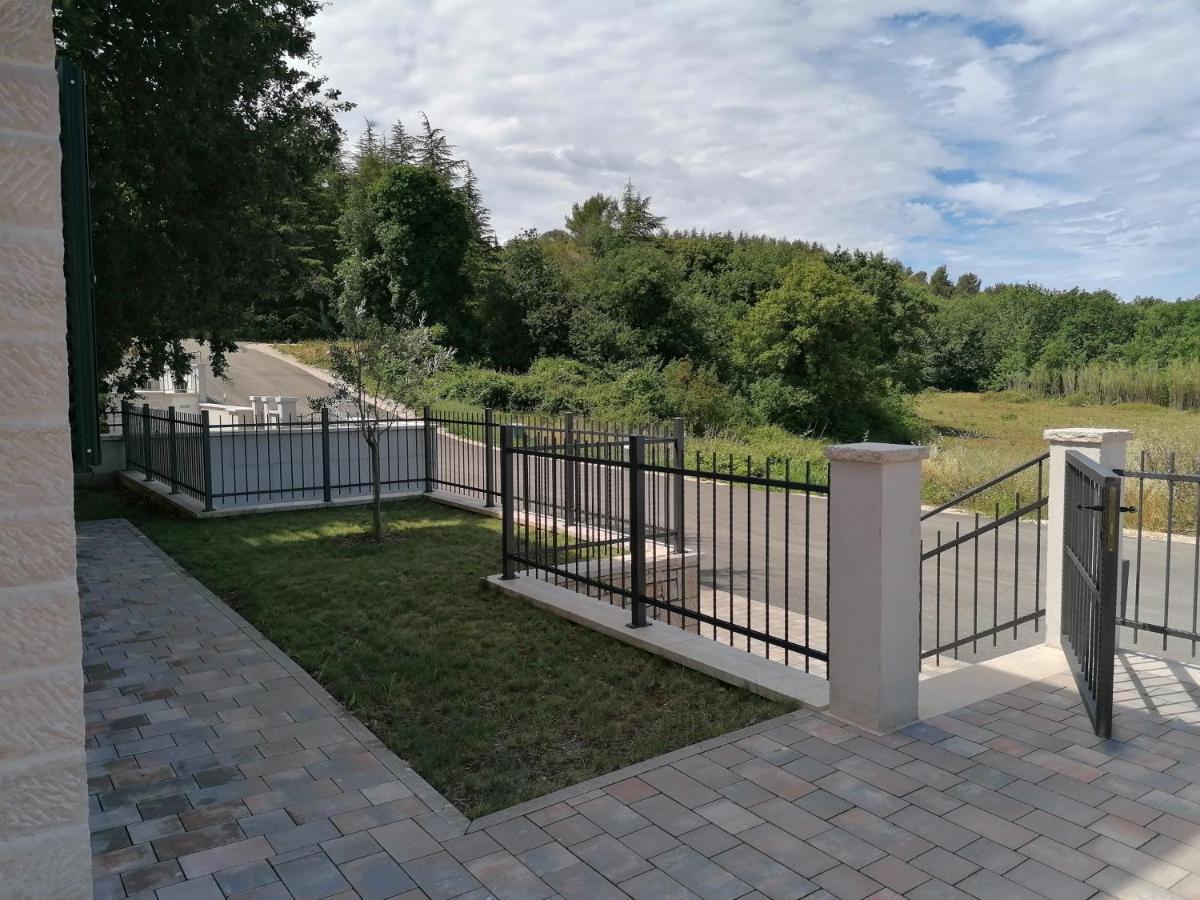 Aurelia Haus1 In Mit Garten Vakantiehuis Poreč